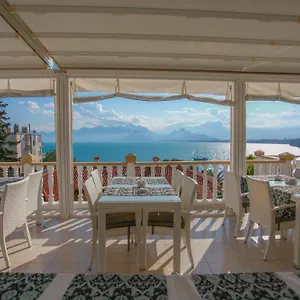 Bacchus Pensión Antalya